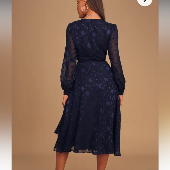 Lulu’s blue floral wrap dress - Picture 2 of 4